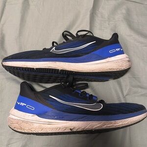 Men’s Nike Winflow 9 size 12.5 shoes